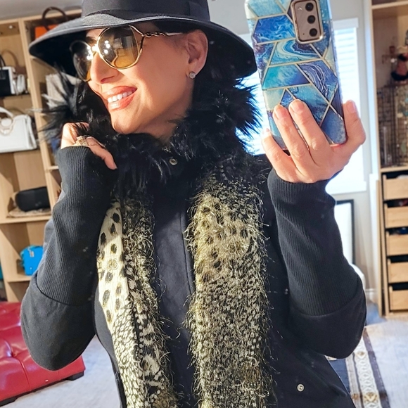 Izzue hooded coat - Picture 8 of 16